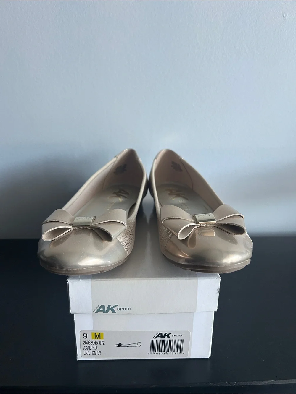 Anne Klien Sport Akalphia Metallic Gold Ballet Flats with Bow 9